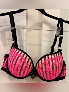 Victoria’s Secret Very Sexy Padded Push-up Demi Bra (Black/Pink, 34D)